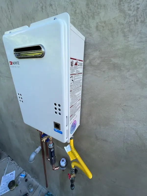 Tankless water heater installation for Central Laguna Hills homes